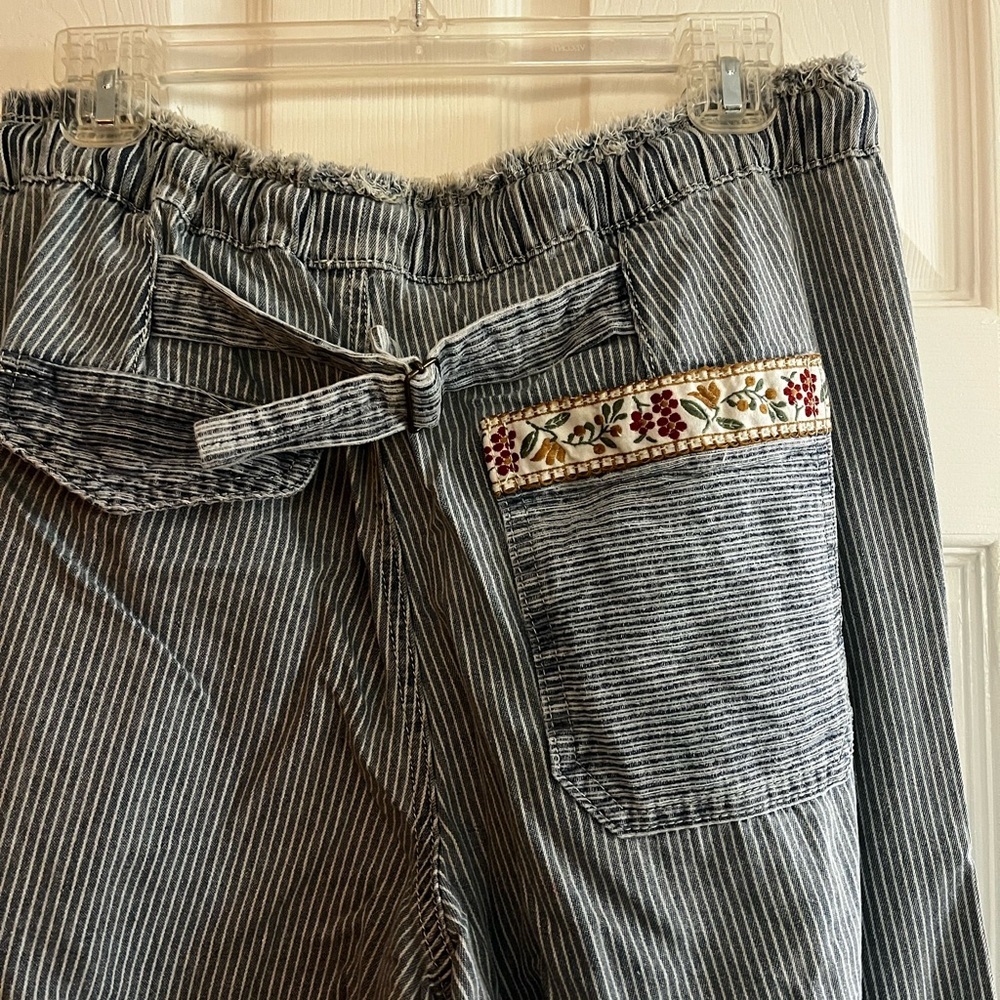 POL-Women’s NWOT Blue and White Denim Striped BoHo Wide Leg Pants Size S - Picture 8 of 9